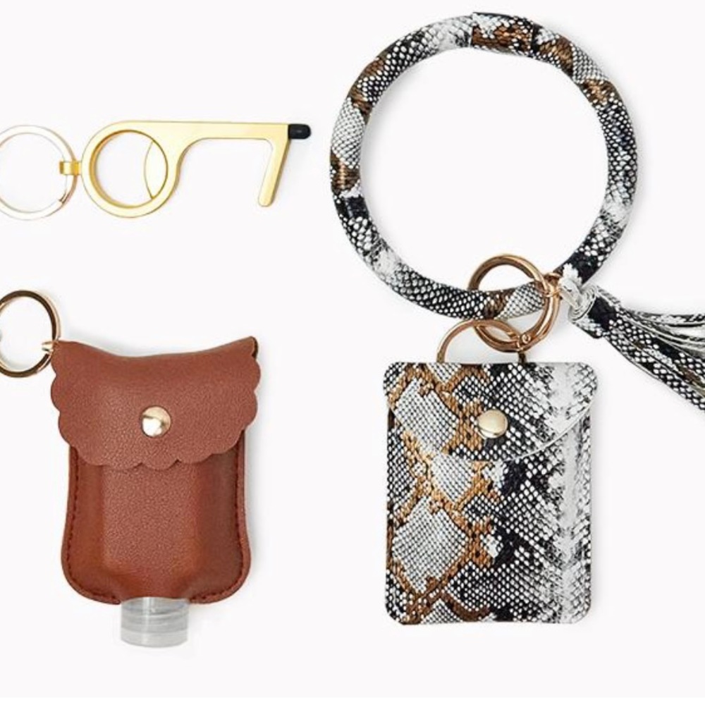 SIMPLE SATCH Keep It Clean Bangle Keychain Set NEW